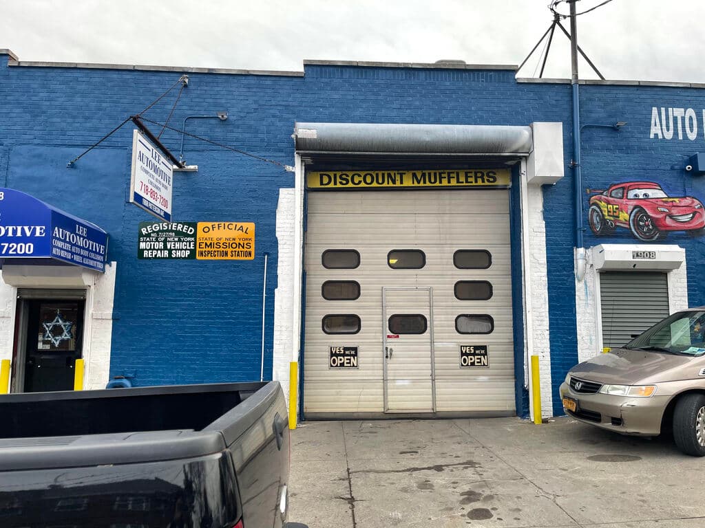 Lee Automotive workshop