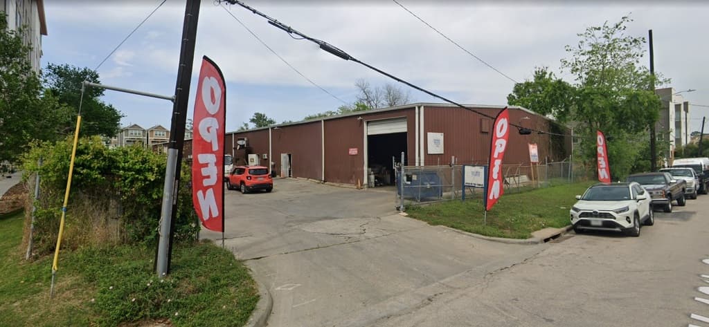 Trans-Motive Fleet Service workshop