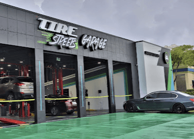 Armstrong Auto Care - Aventura exterior