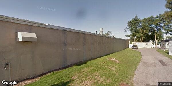 Bob's Collision Service exterior